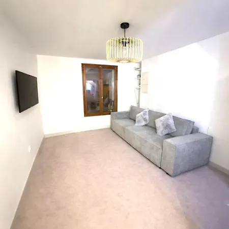 Apartmán Center, Quiet, Comfort & Proximity *